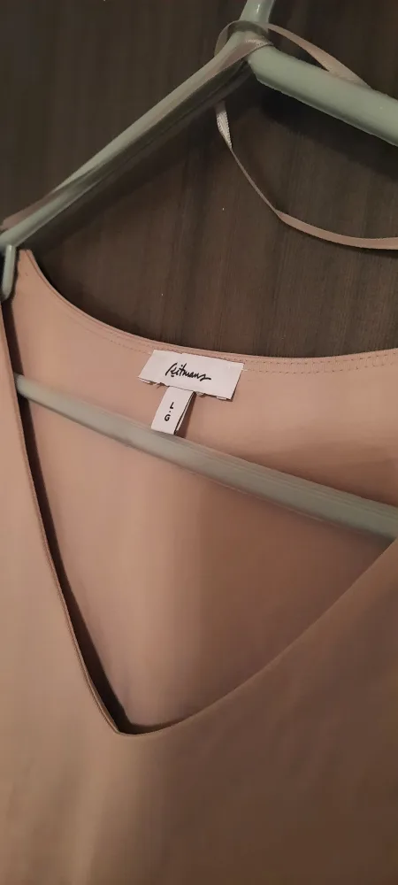 Reitmans Basics Womens V-Neck T-Shirt, Size Large image indicator(2)