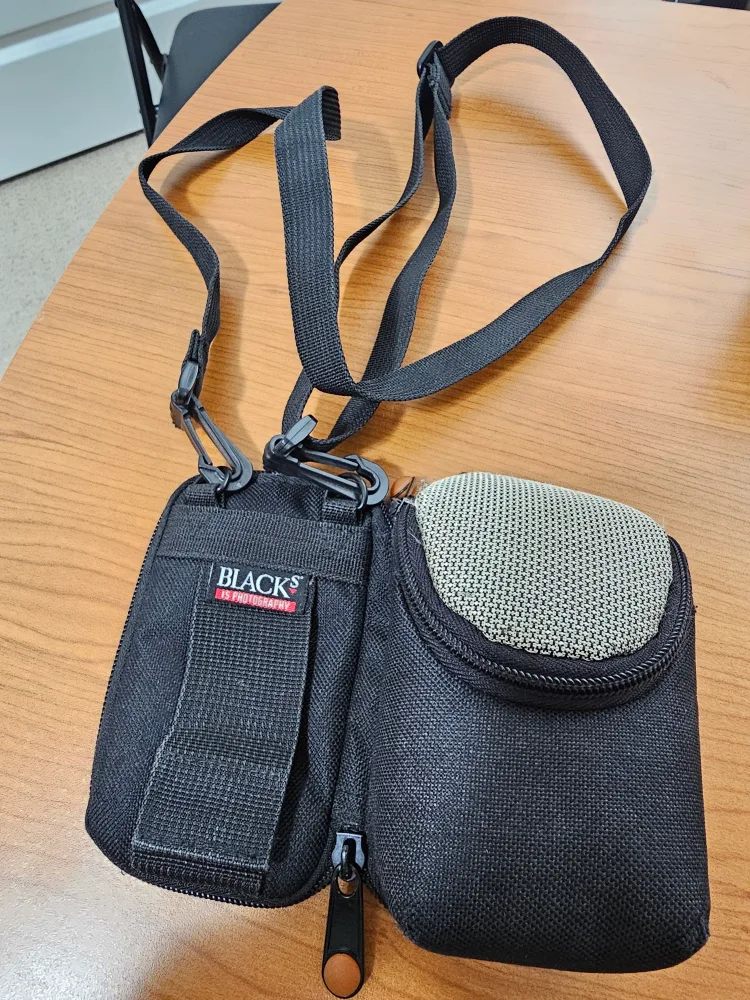 Fujifilm FinePix F750EXR Camera with Case image indicator(4)