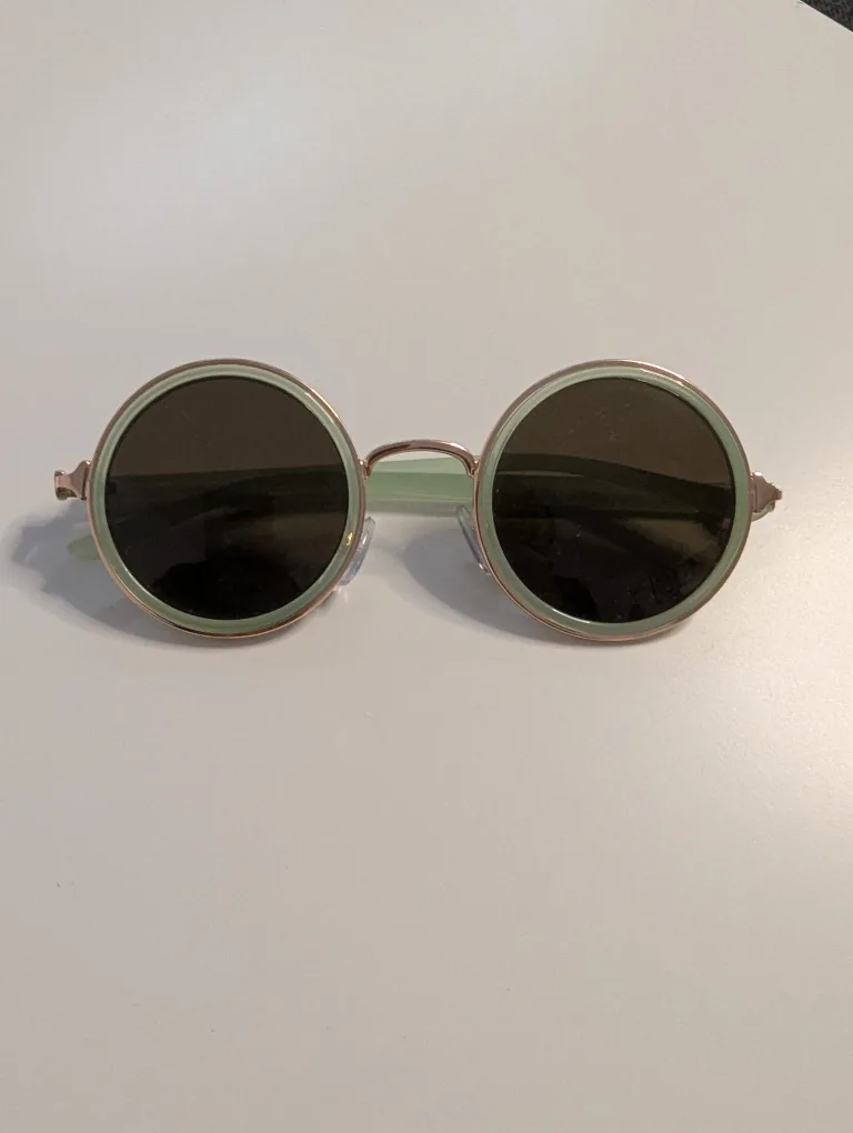 Cute sunglasses image indicator(3)