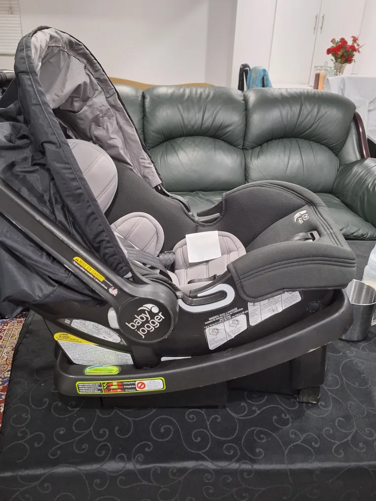 Baby Jogger Infant Car Seat thumbnail