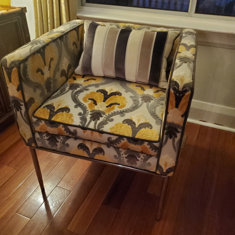 gorgeous velvet bucket chair - photo 3