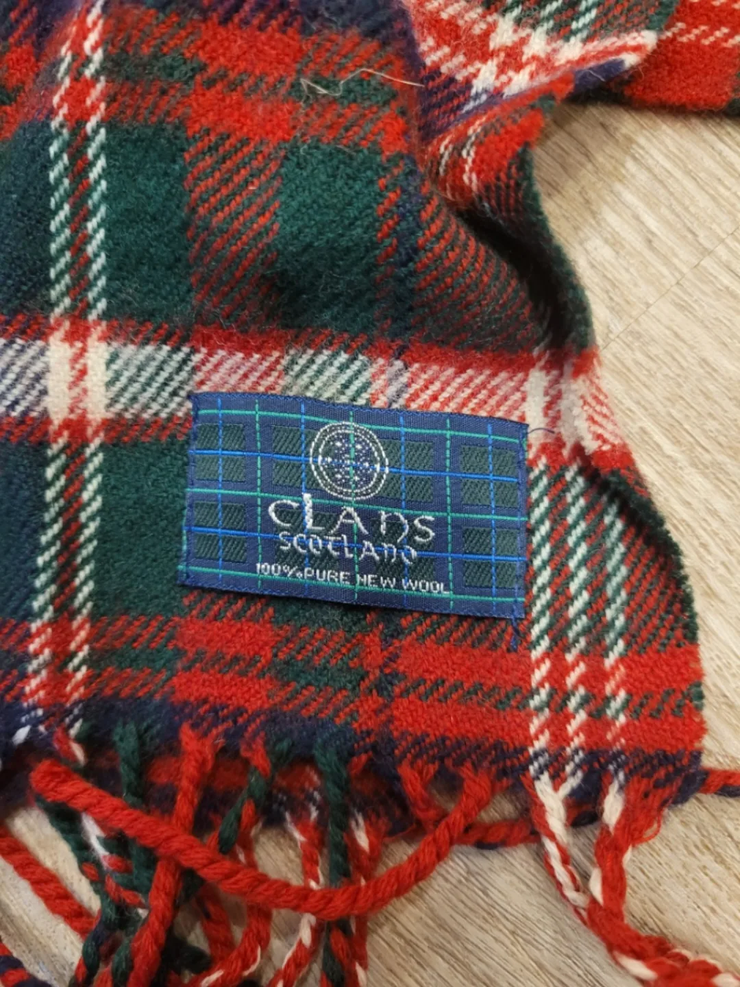 Clans Scotland 100% Wool Scarf image indicator(2)