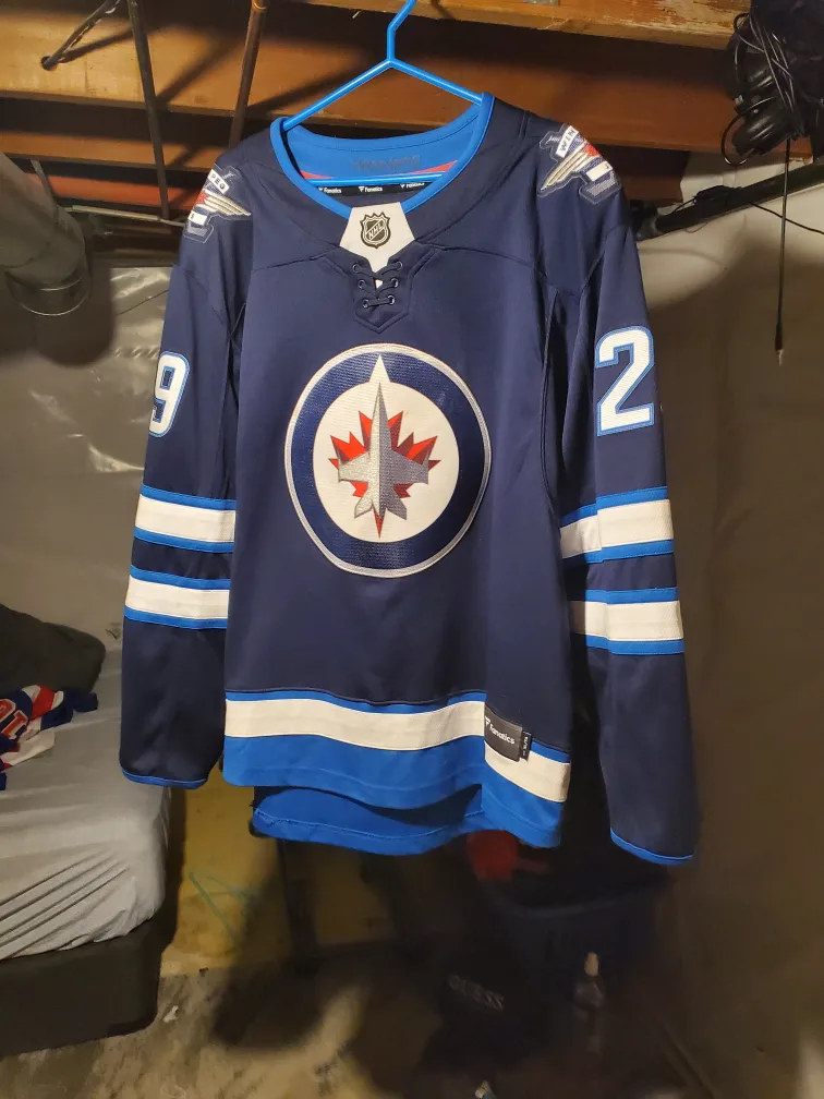 Winnipeg Jets #29 Fanatics Authentic Hockey Jersey image indicator(2)