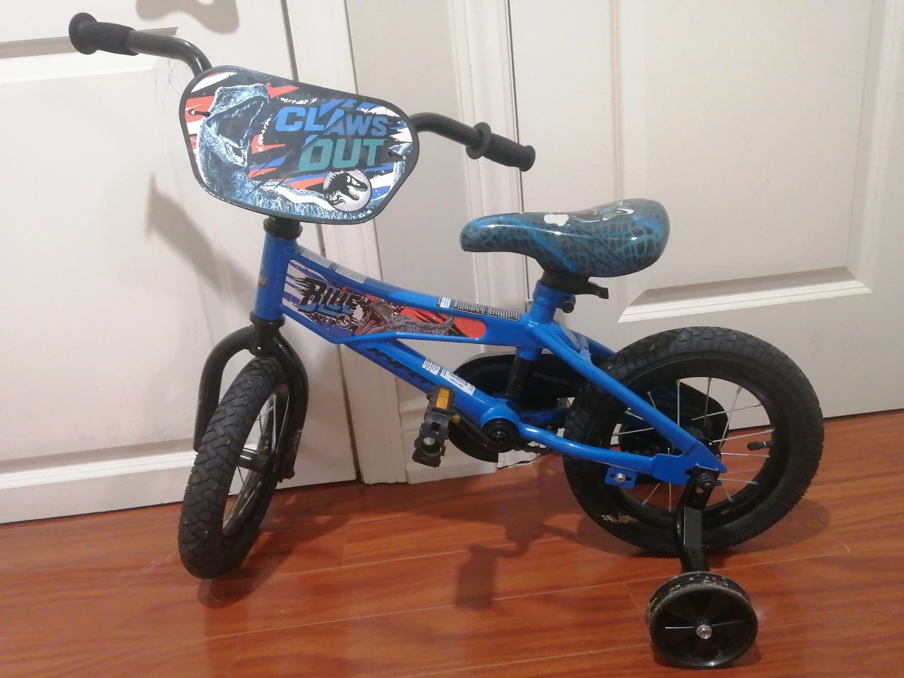 Jurassic World Kids' Bike with Training Wheels