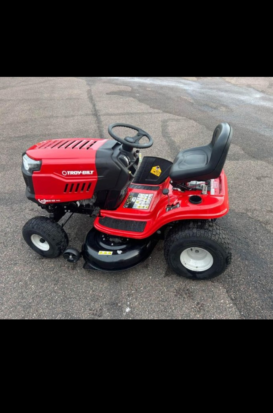 Troy-Bilt Riding Lawn Tractor 2023