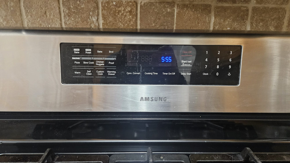 Samsung Freestanding Gas Range - photo 2