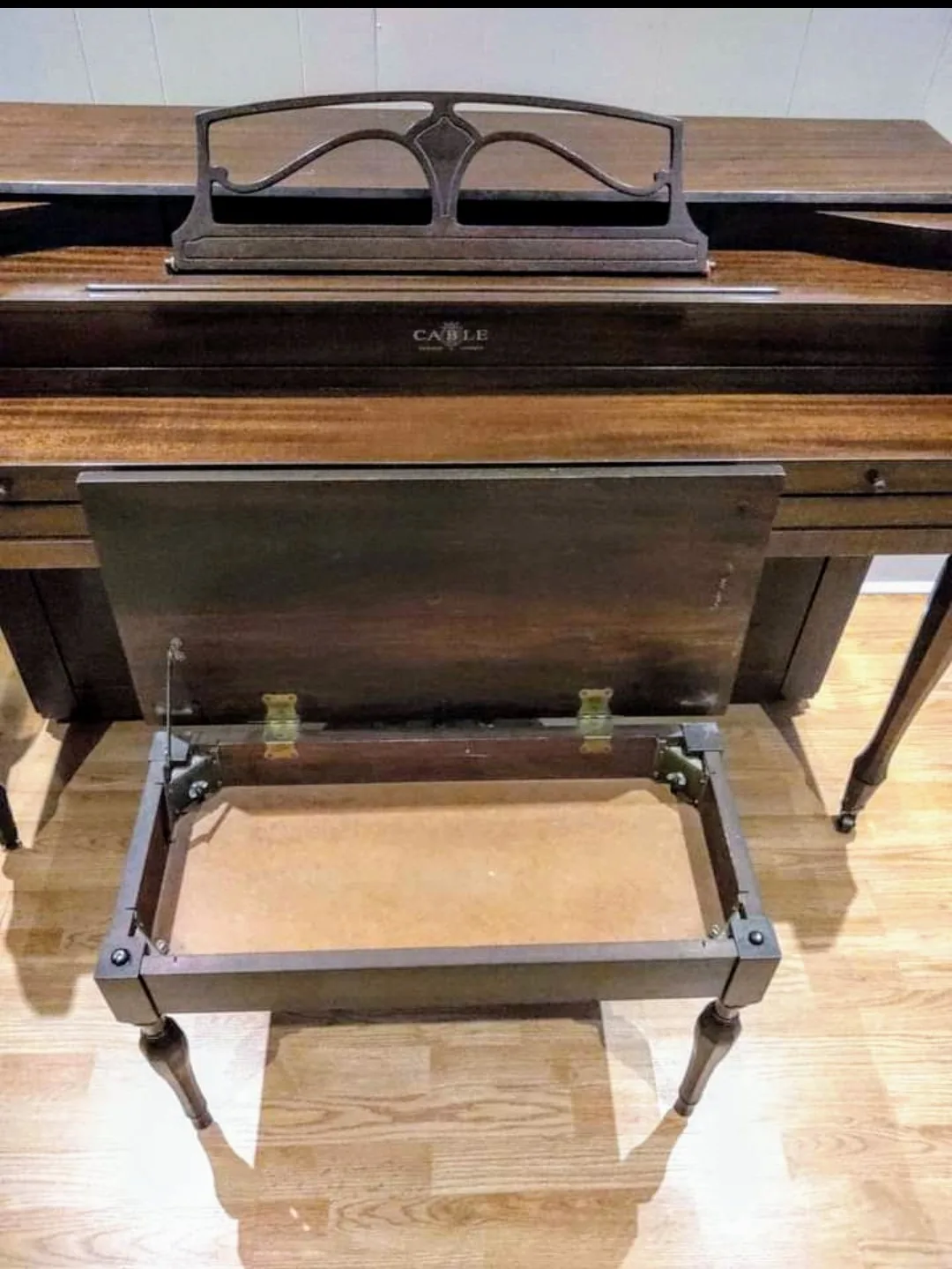 Vintage Cable Spinet Piano with Bench image indicator(6)