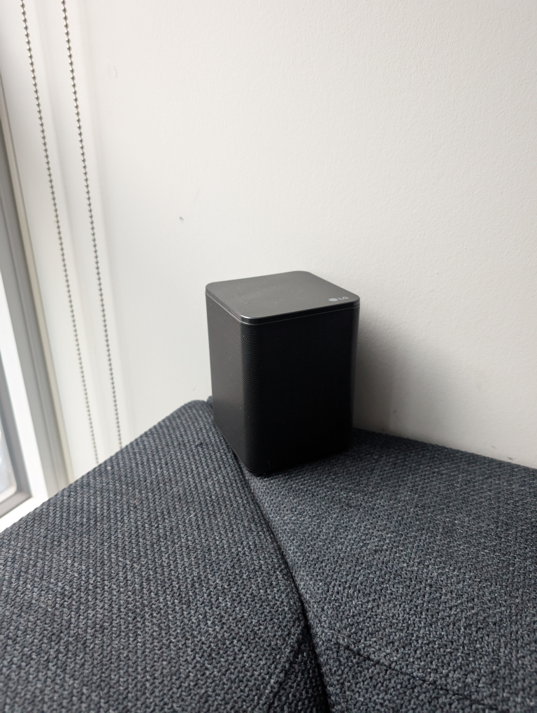LG Soundbar and Wireless Subwoofer - photo 4