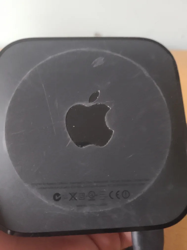 Apple TV electronic home entertainment system Television image indicator(3)