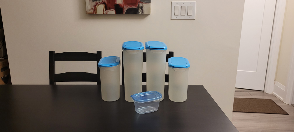 Set of 4 Food Storage Containers with 1 Small Container