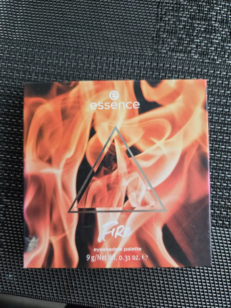 *Unused*Essence Like Dancing Flames Eyeshadow Palette thumbnail