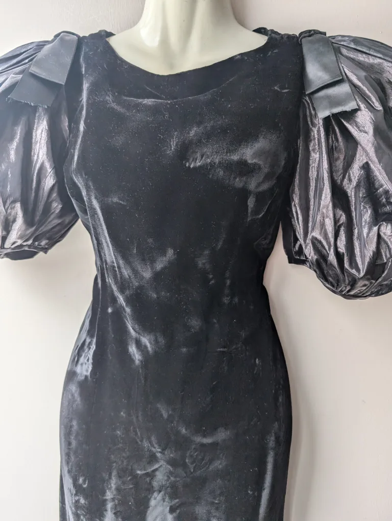 Vintage 80''s handmade black velvet dress image indicator(3)