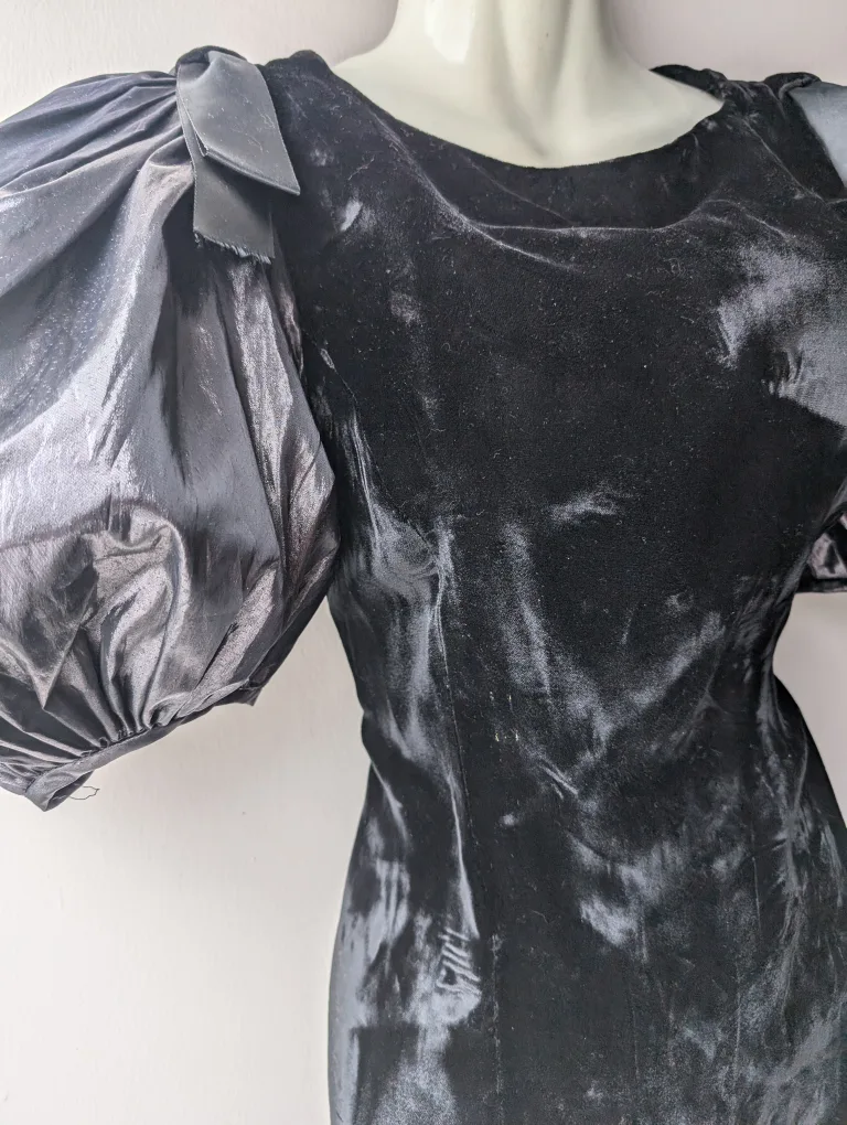 Vintage 80''s handmade black velvet dress image indicator(4)