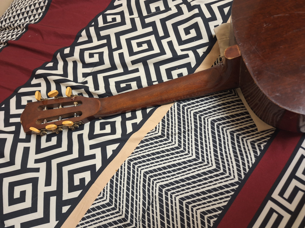 Vintage Classical Acoustic Guitar - photo 3