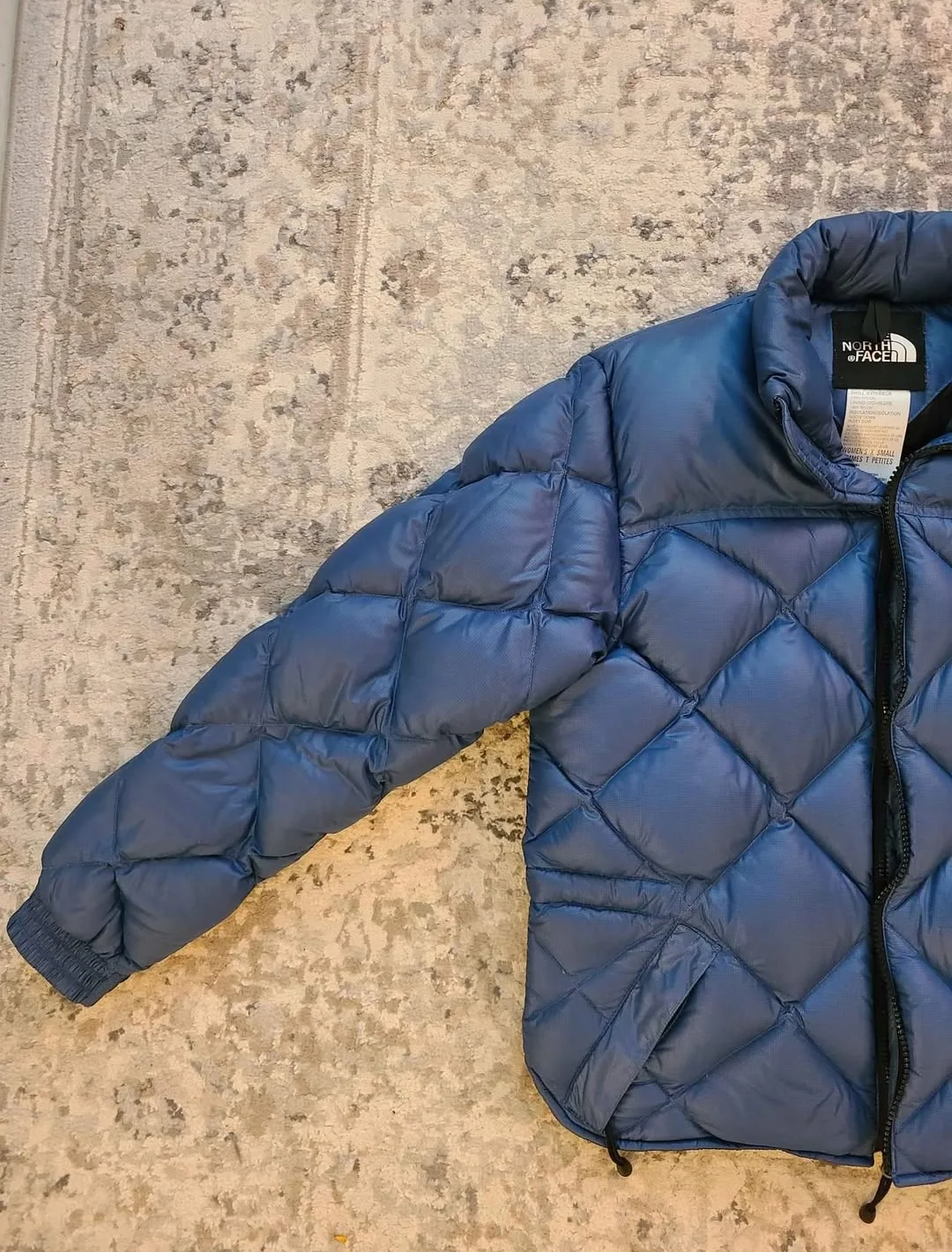 Women's XS/S North Face puffer image indicator(2)
