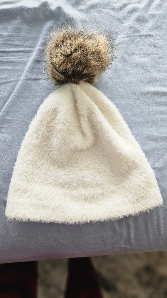 Very Warm White Pom Pom Beanie Hat - photo 3
