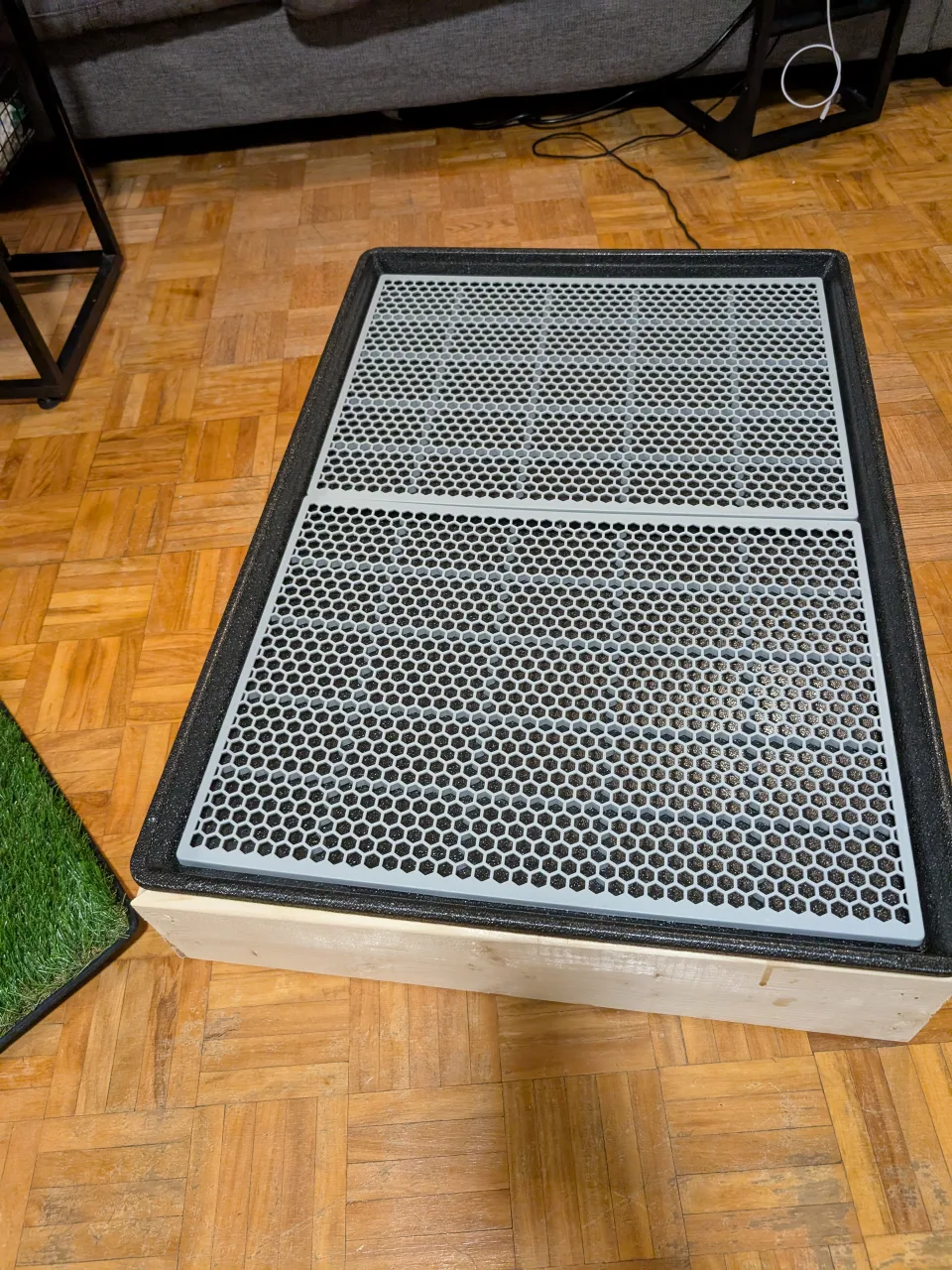 Indoor Dog Potty Tray Large image indicator(2)