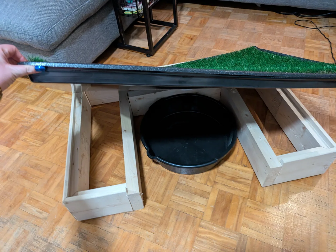 Indoor Dog Potty Tray Large image indicator(3)