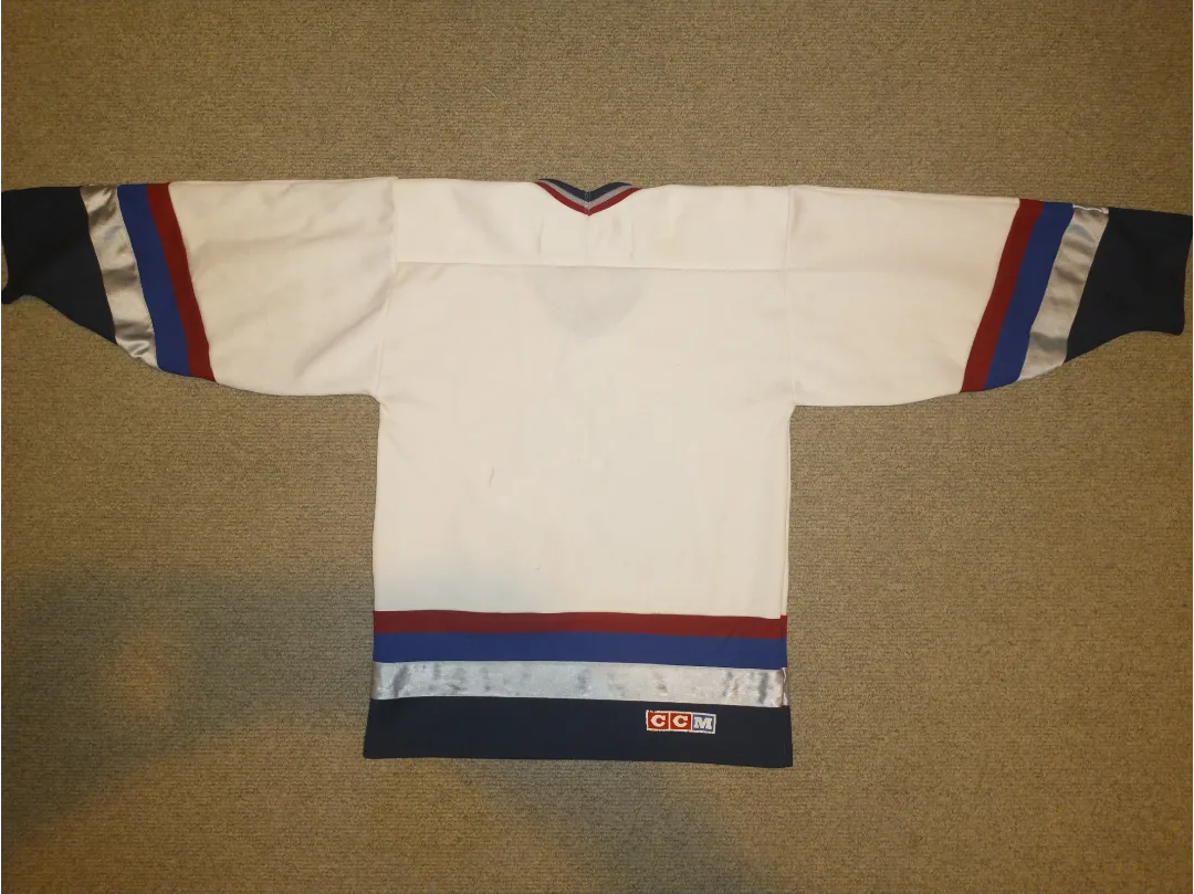 Vintage CCM Vancouver Canucks Youth Hockey Jersey image indicator(2)