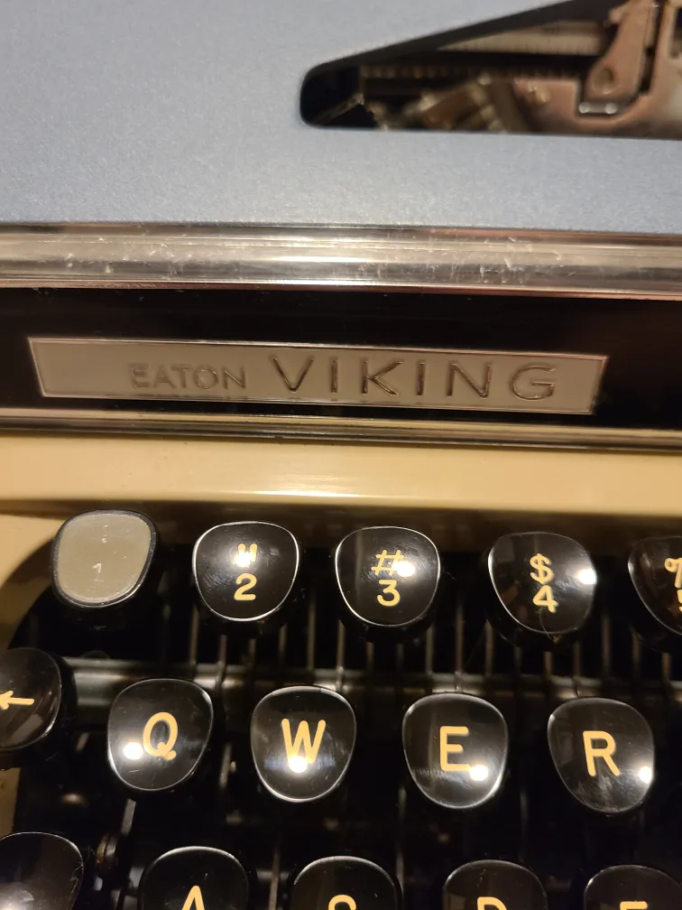 Eaton Viking Deluxe 12 Typewriter image indicator(3)