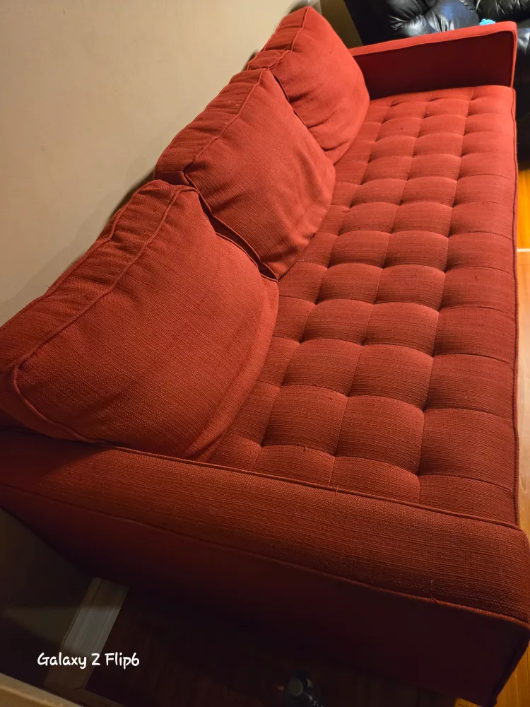 Red  Sofa - 3 seats image indicator(2)