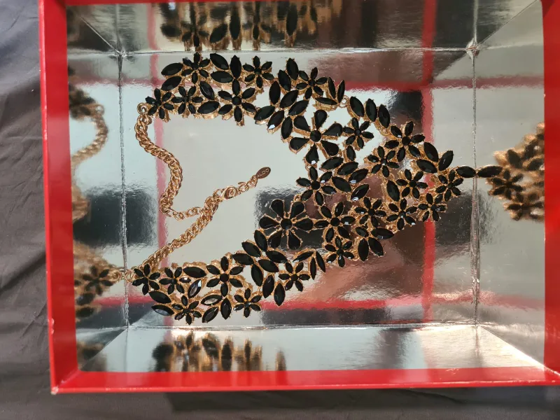 Black gems studded Statement Necklace image indicator(5)