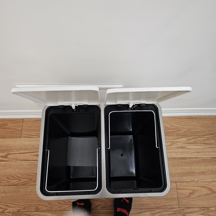 SONGMICS 2 x 4 Gallon Dual Compartment Trash Can - photo 5