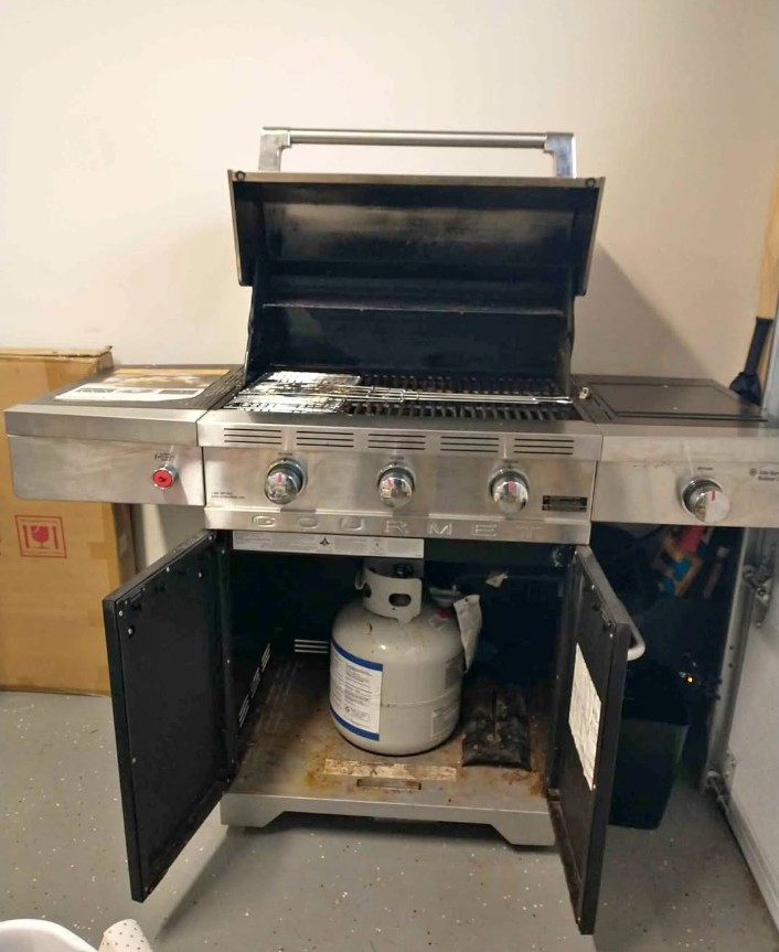 Cuisinart Gourmet 3 Burner Propane Gas Grill(bbq)