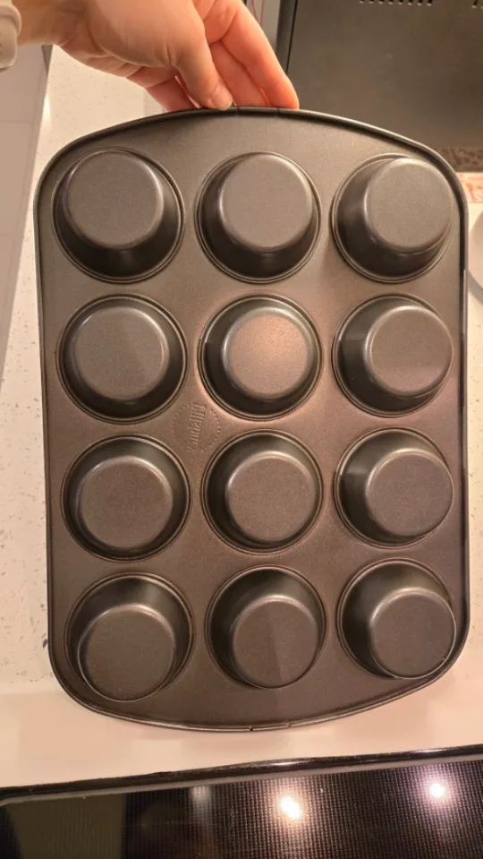 12 Cavity Muffin Pan / Tin - Non-stick image indicator(2)
