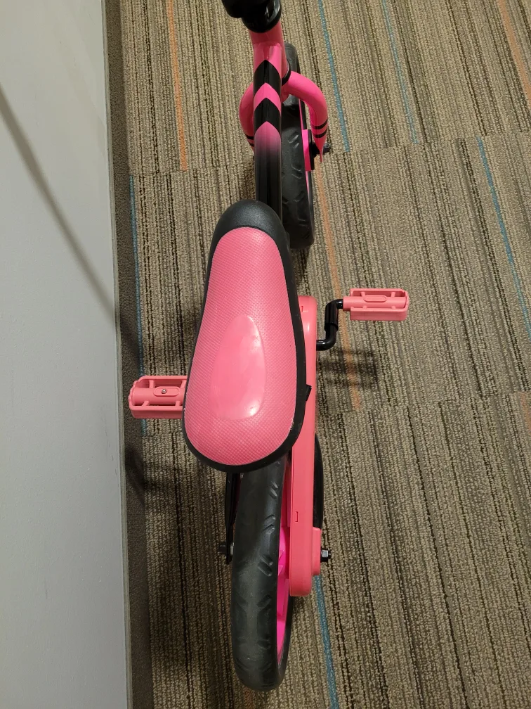 Little Tikes 12 inch Balance Bike image indicator(2)