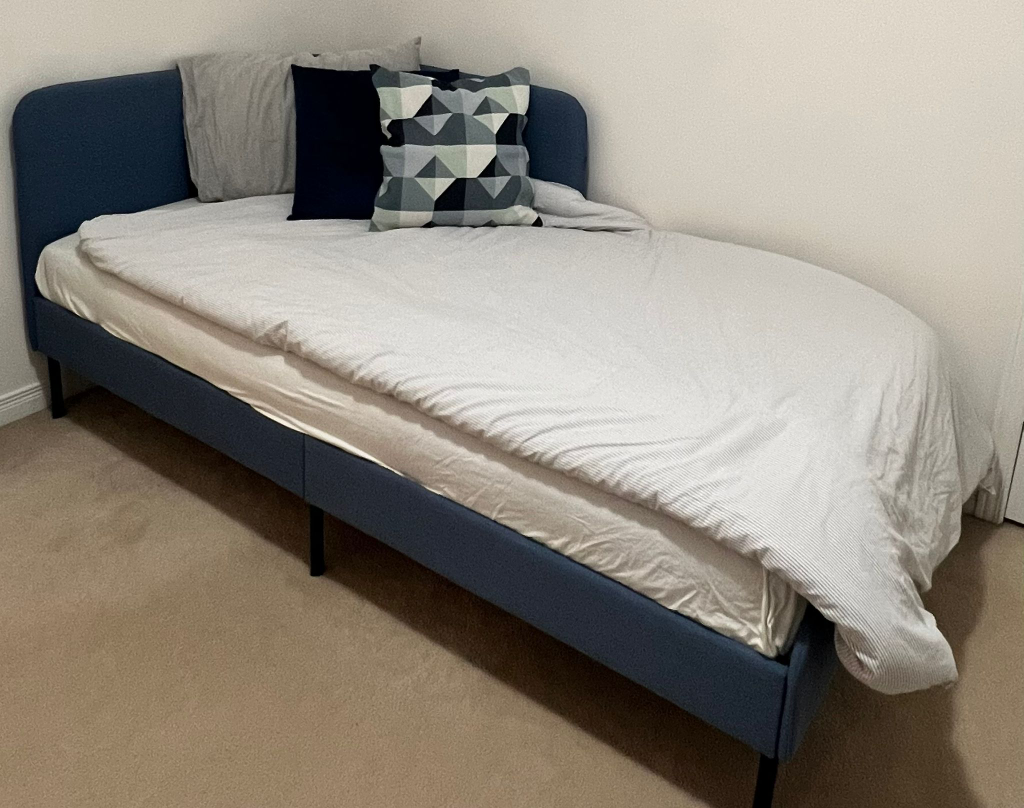 IKEA twin Daybed with firm mattress - photo 2
