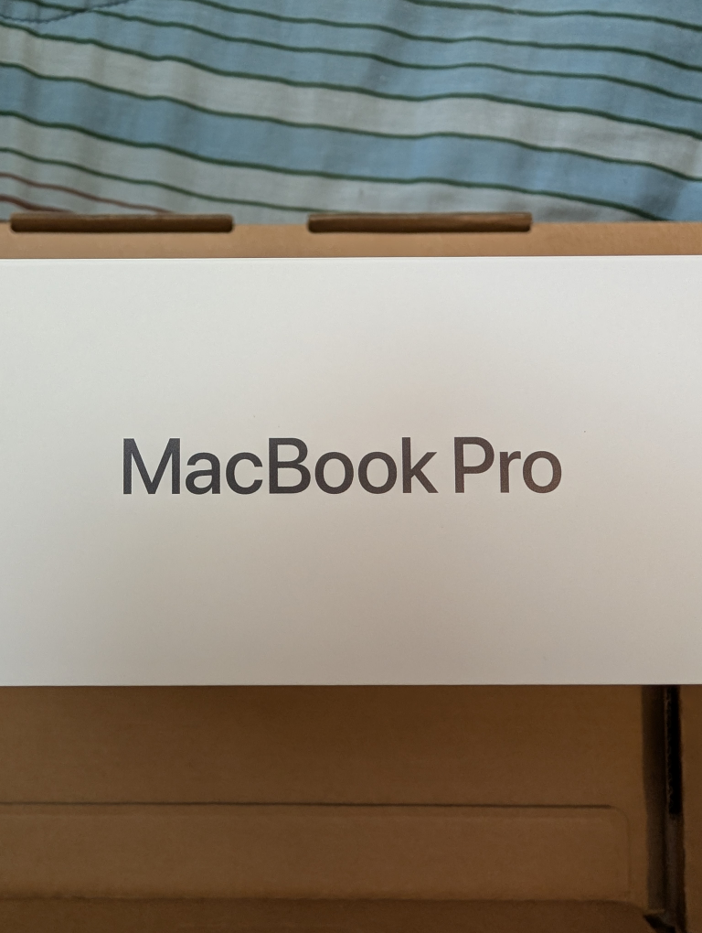 14-inch MacBook Pro - M4 Pro chip, 24GB RAM, 512GB SSD - photo 2