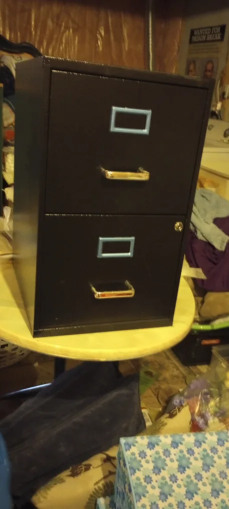 Two-Drawer Metal Filing Cabinet image indicator(2)