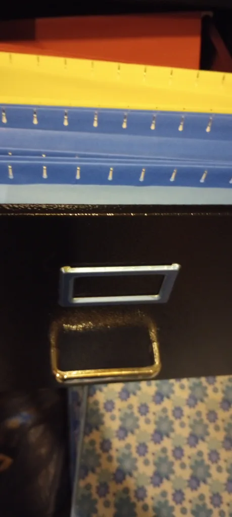 Two-Drawer Metal Filing Cabinet image indicator(4)