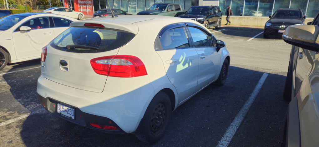 2013 Kia Rio - White - photo 4