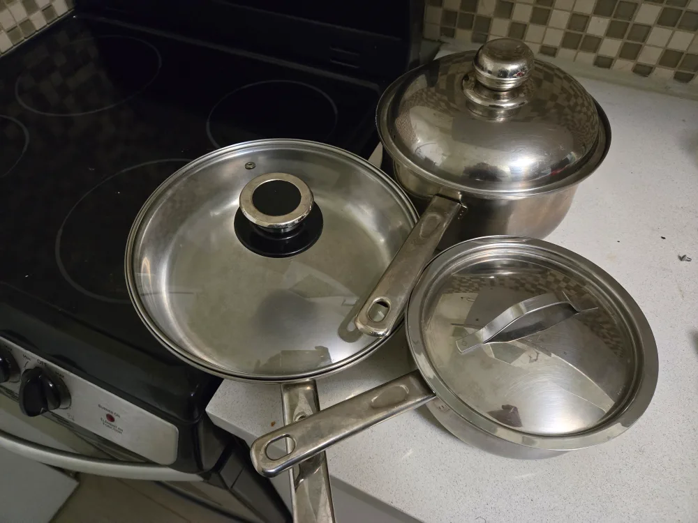 3-piece set Averti Stainless Steel Cookware Set thumbnail