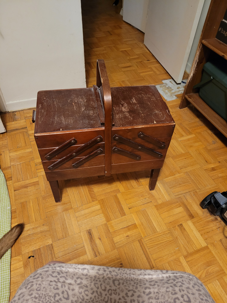 Vintage Wooden Sewing Box with Drawers🏈