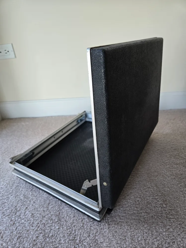 Vintage Oshkosh Briefcase image indicator(8)