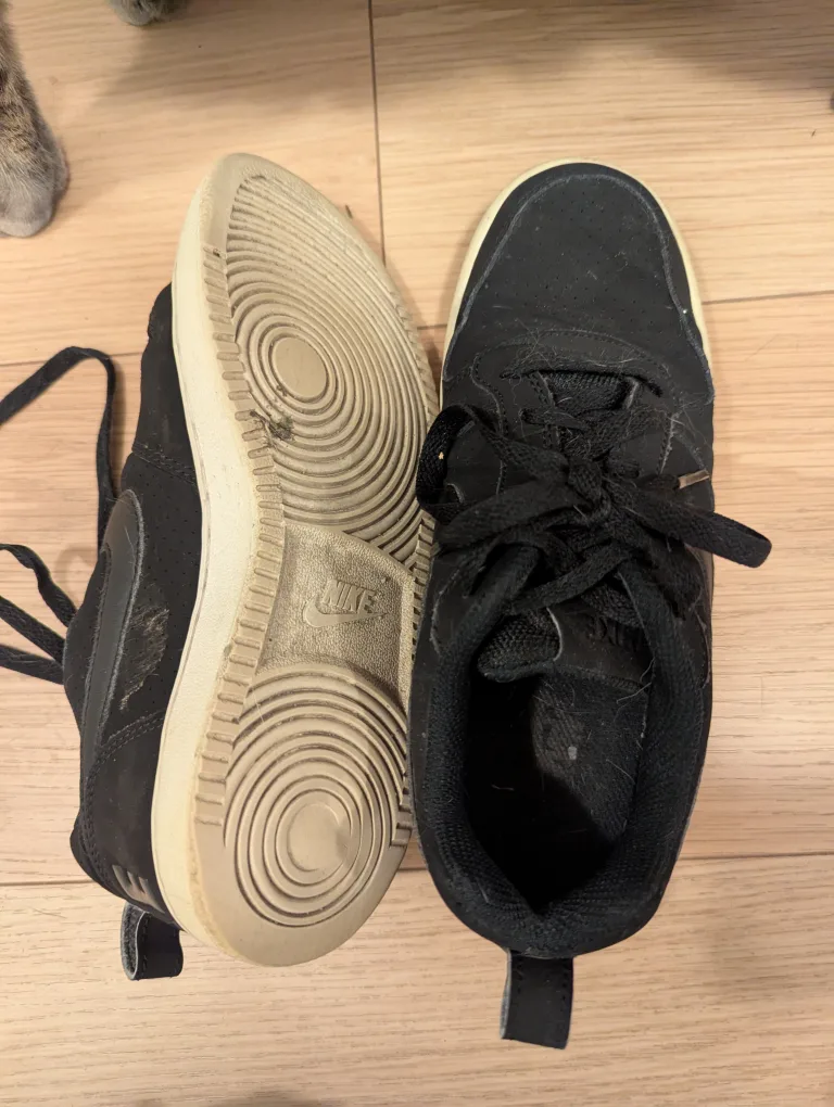 Nike Size 8W Sneakers image indicator(3)