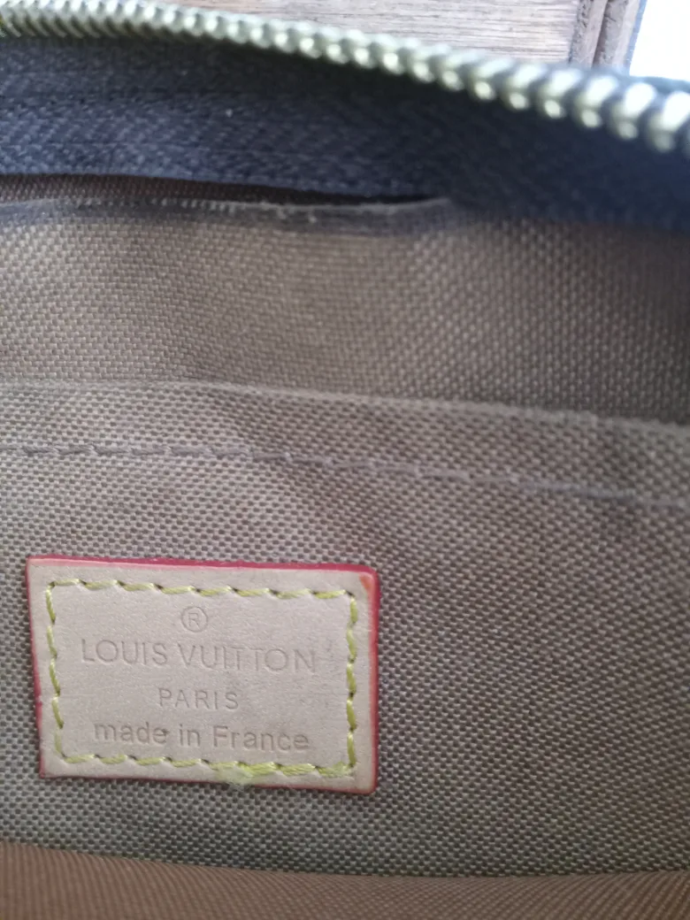 Louis Vuitton Pochette Accessoires Monogram image indicator(3)