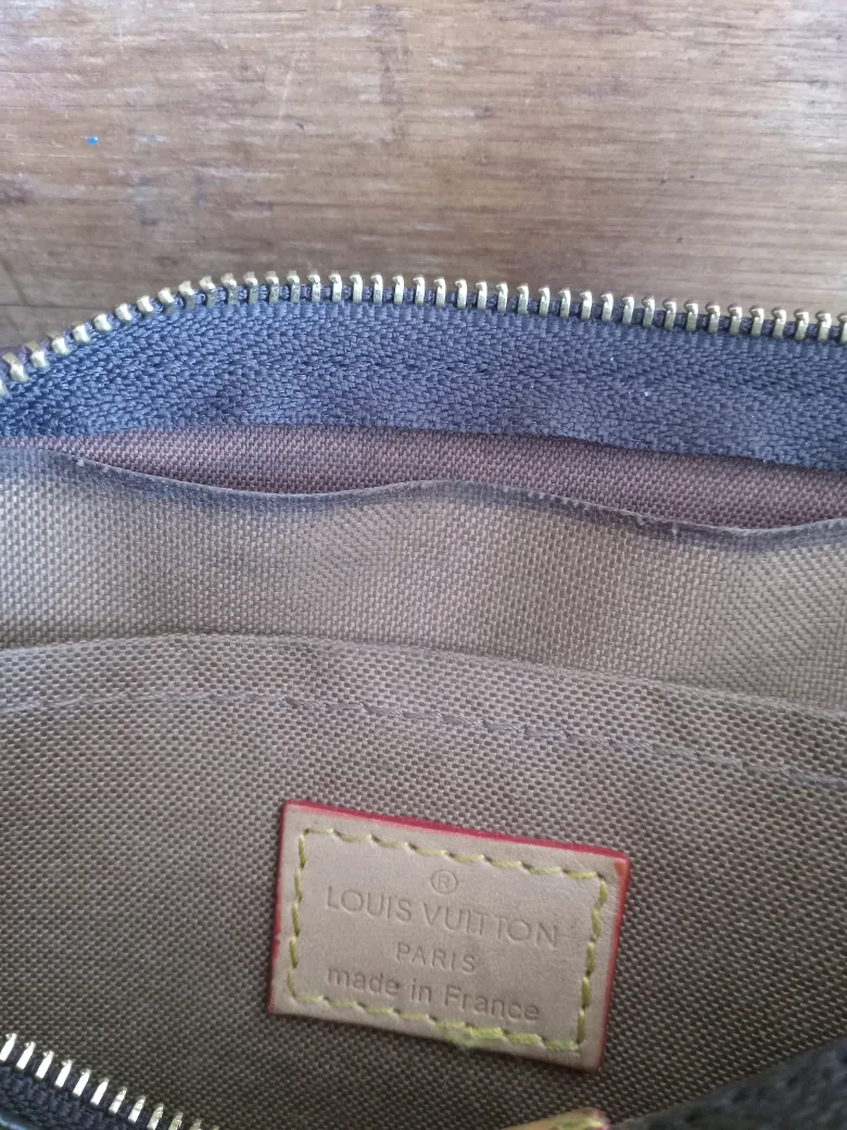 Louis Vuitton Pochette Accessoires Monogram image indicator(4)