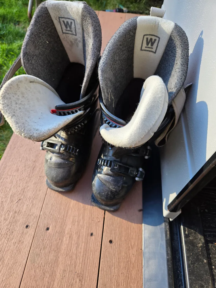 Salomon Women's Ski Boots image indicator(2)