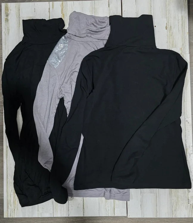 Women's Clothing Bundle: Tops, Pants & Skirt image indicator(3)