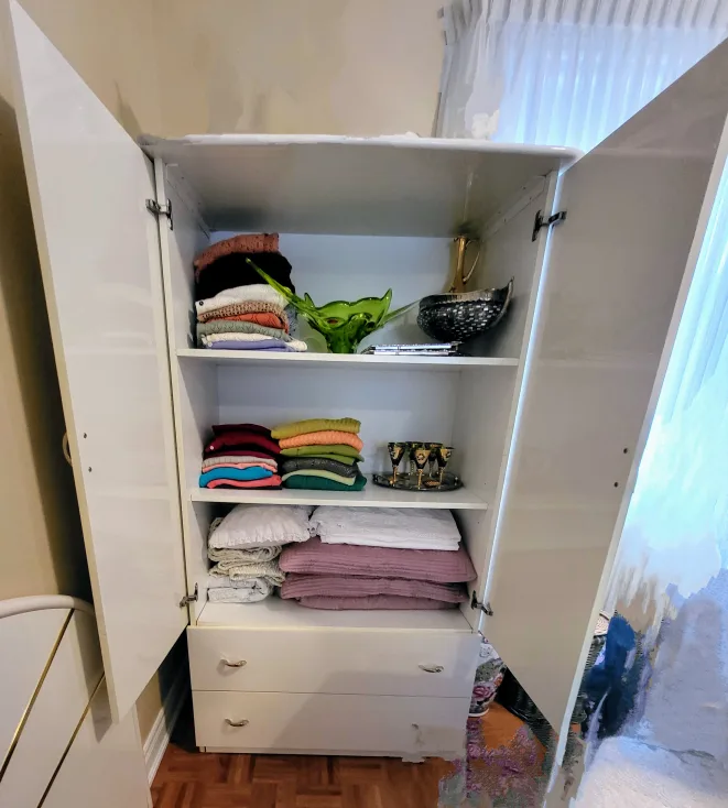 White Bedroom Set image indicator(3)