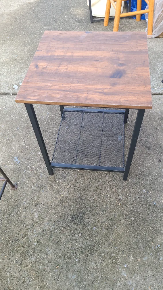 2 side tables image indicator(4)