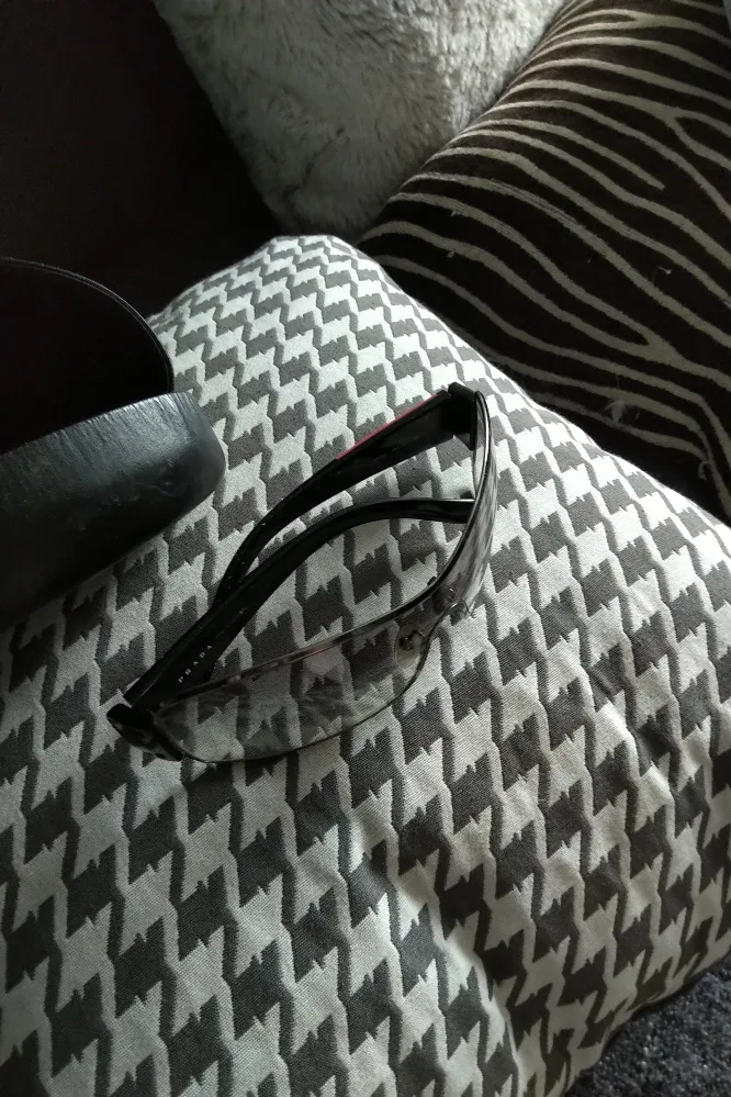 Prada Sunglasses with Case/booklet🇮🇹 /unisex/SPS image indicator(4)