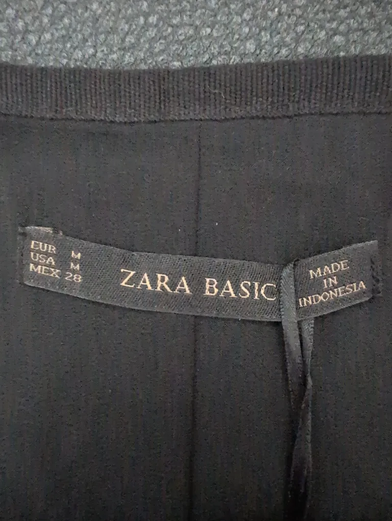 Zara Basic Silver Sequin Mini Skirt - Size M image indicator(3)