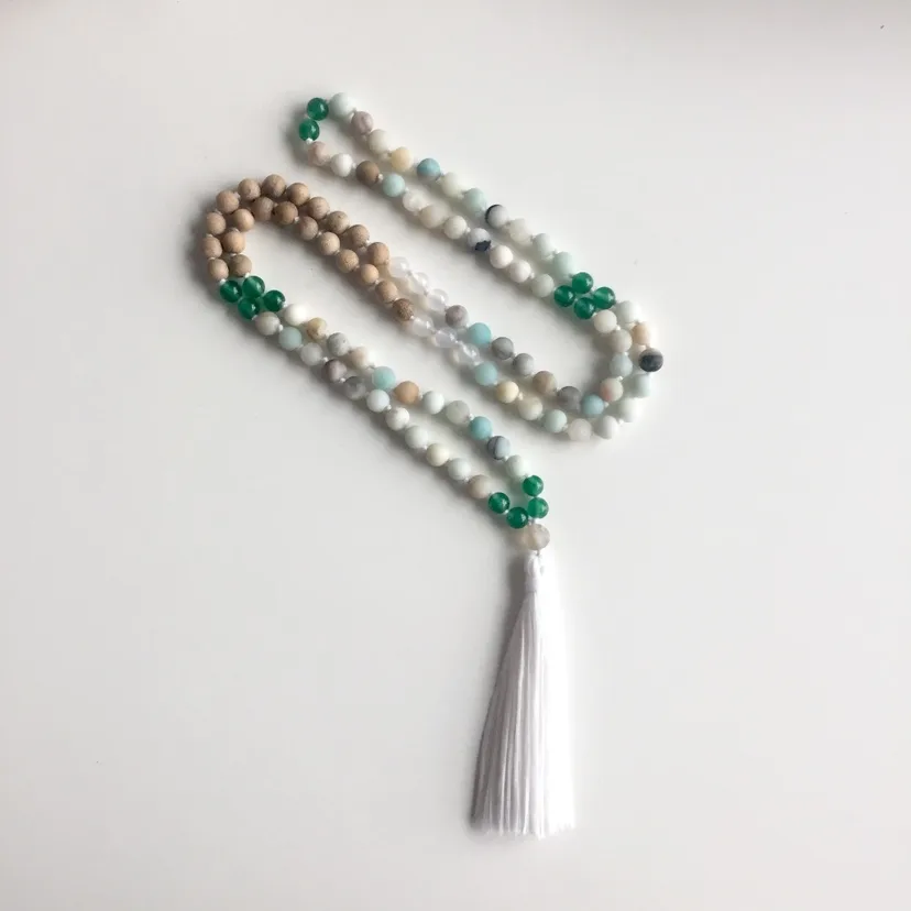 🌺 individually hand-knotted meditation malas 🌺 image indicator(9)