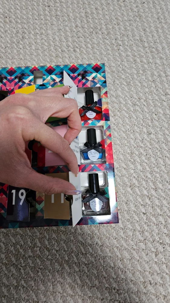 Sephora Ciaté Mini Mani Month Advent Calendar Nail Polish image indicator(10)