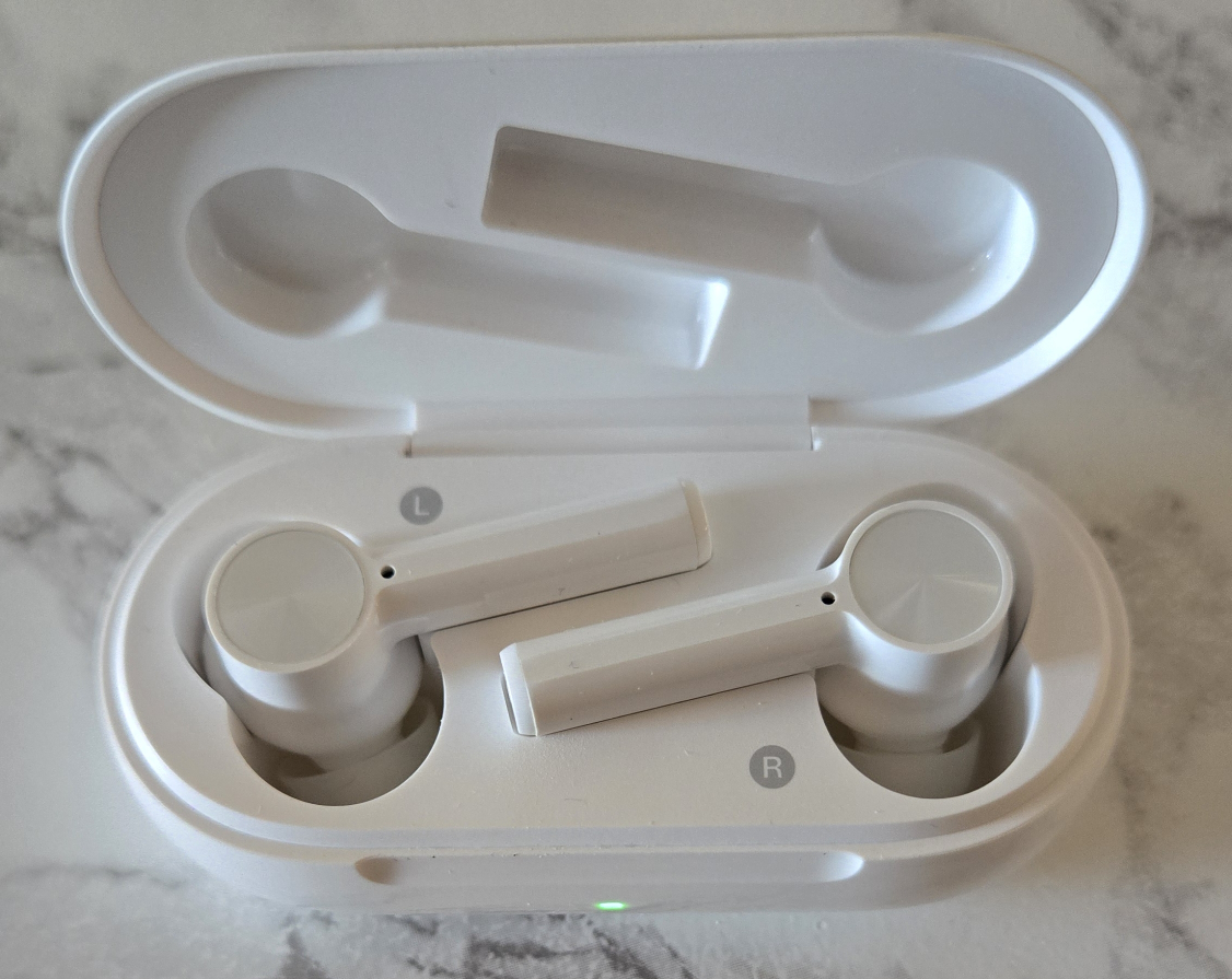OnePlus Bud's Z Wireless Earbuds with charging case